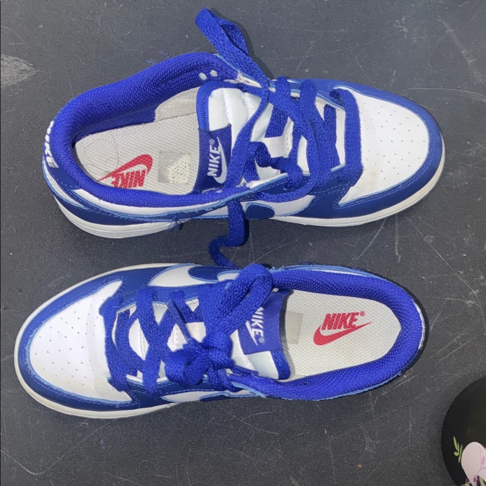 Nike Kids Sneakers in Blue and White - Picture 4 of 5
